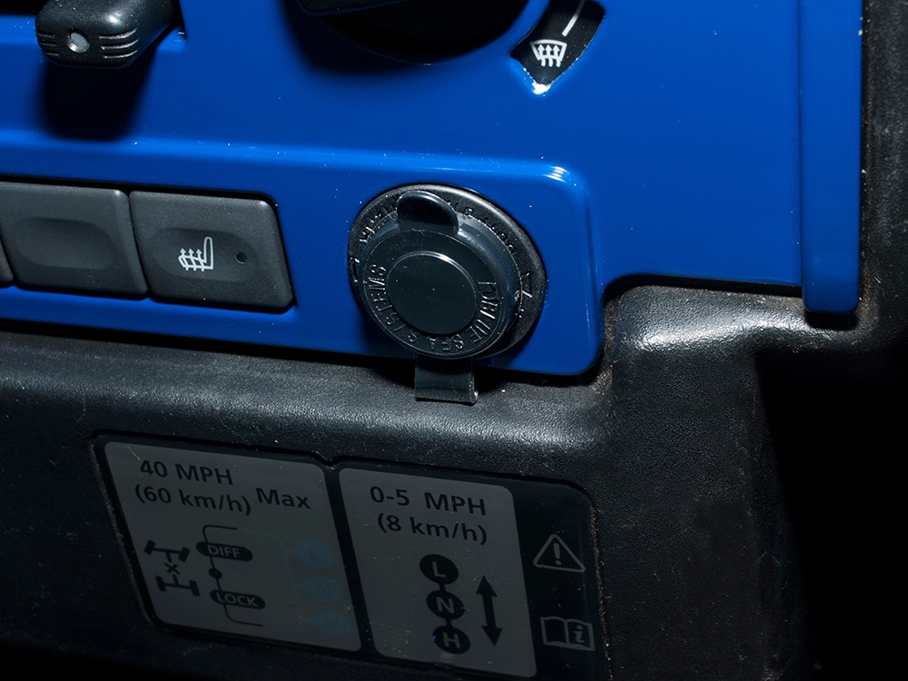 DA4679 Dual USB Charger 12 DC