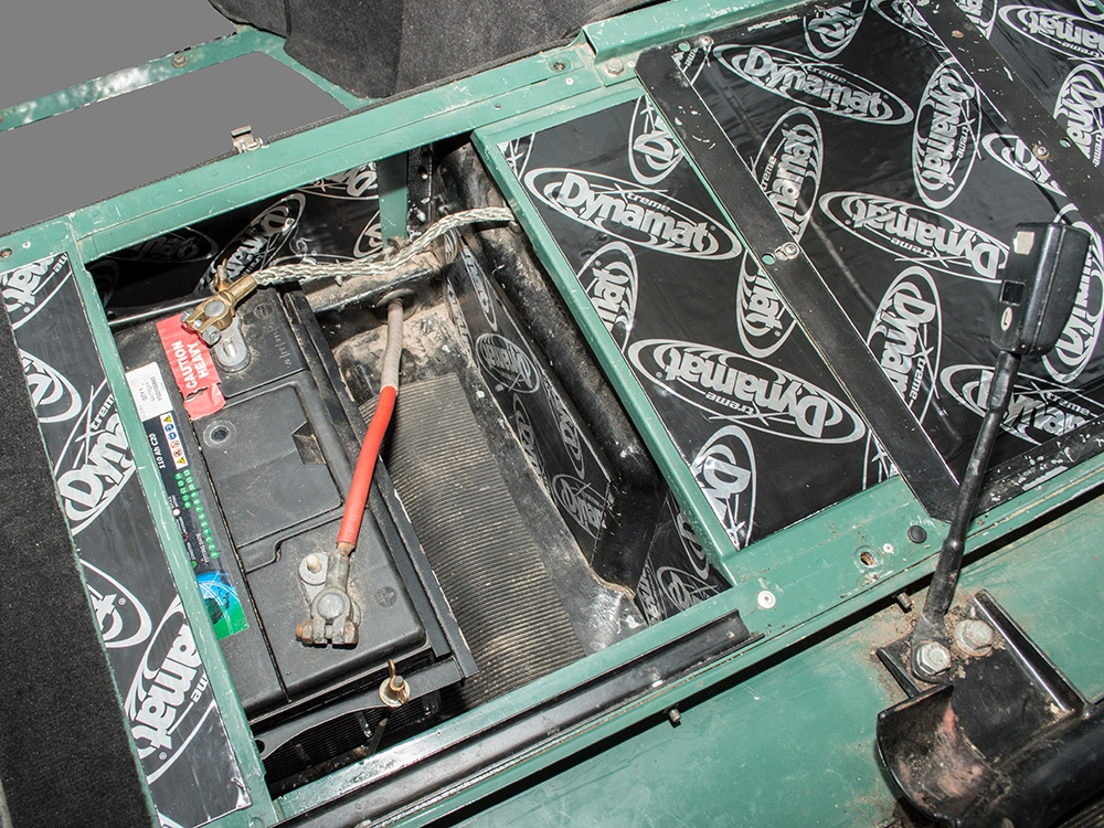 Land Rover Defender 1983-2006 Seat Box Dynamat Sound Deadening Kit DA8095