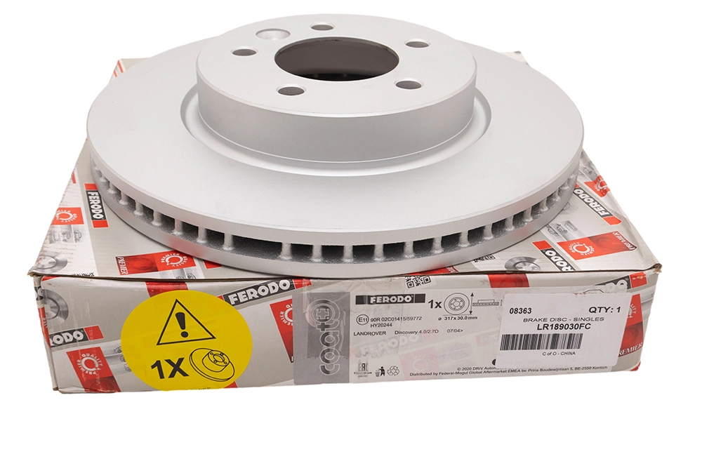 LAND ROVER DISCOVERY 3 2.7 TDV6 FERODO FRONT BRAKE KIT INCLUDING X2 DISCS, BRAKE PADS AND WEAR SENSOR