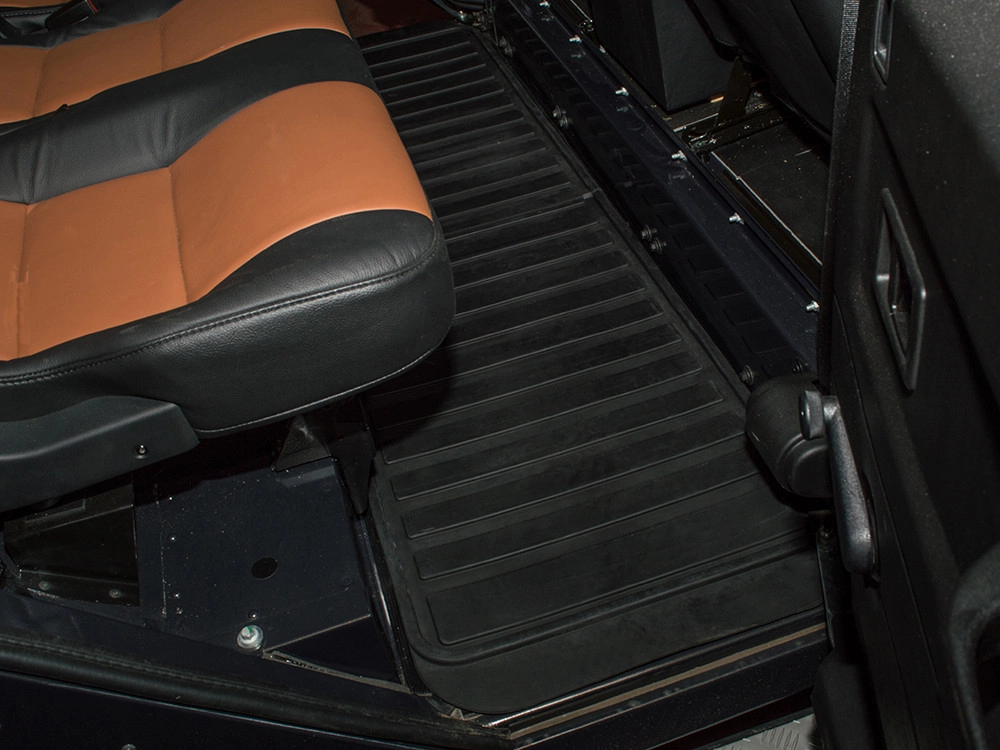 Land Rover Defender 110 2nd Row Rubber Mat 1987-2006 VPLDS0675
