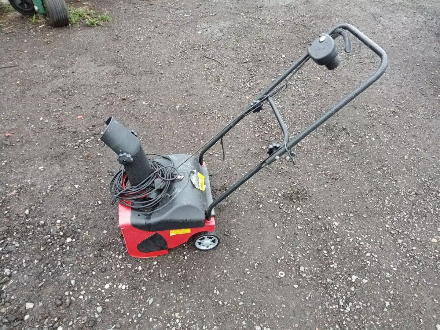 Electric snow blower