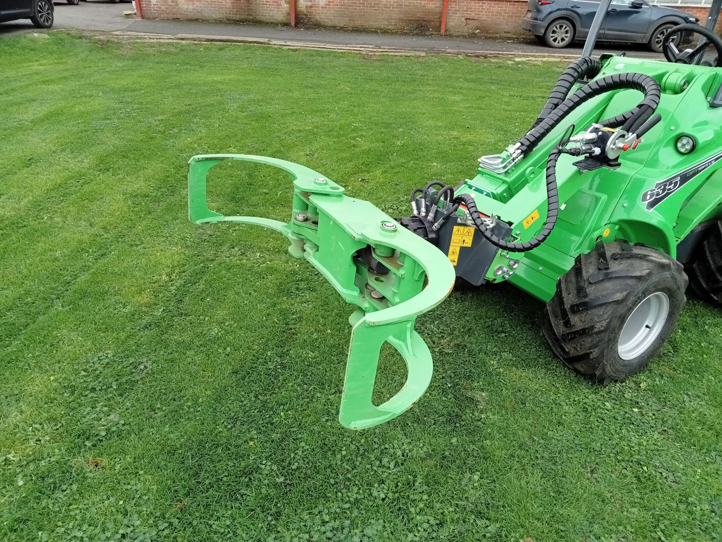 Avant timber grab