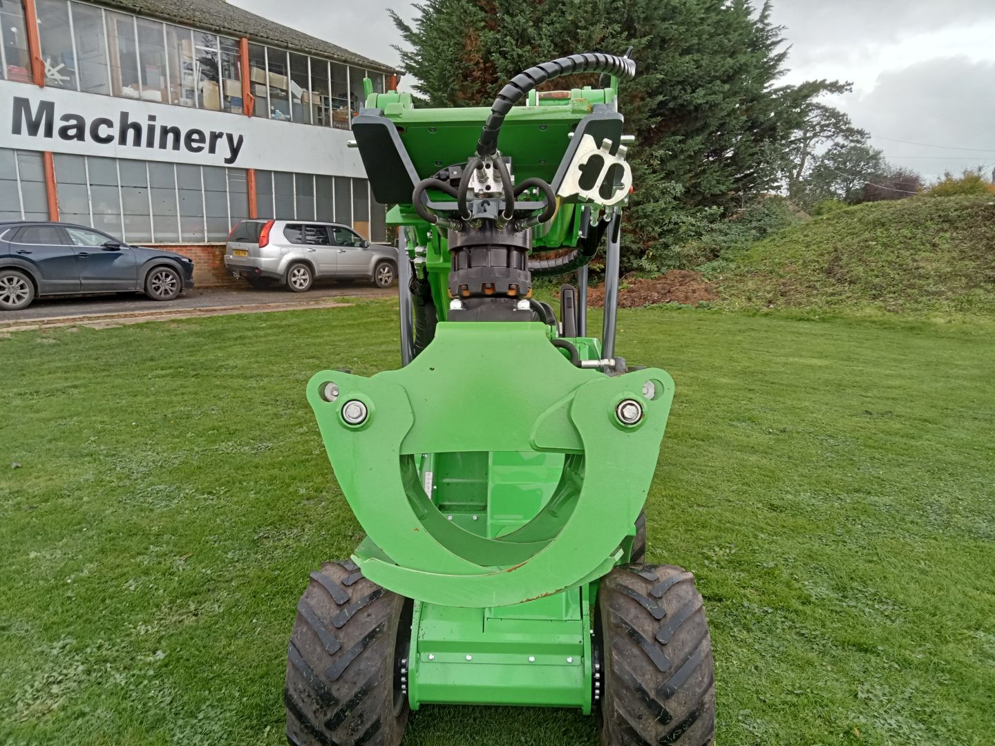 Avant timber grab