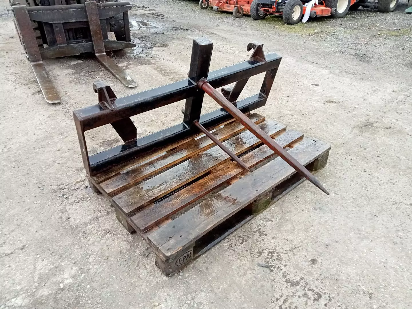 Albutt round bale spike