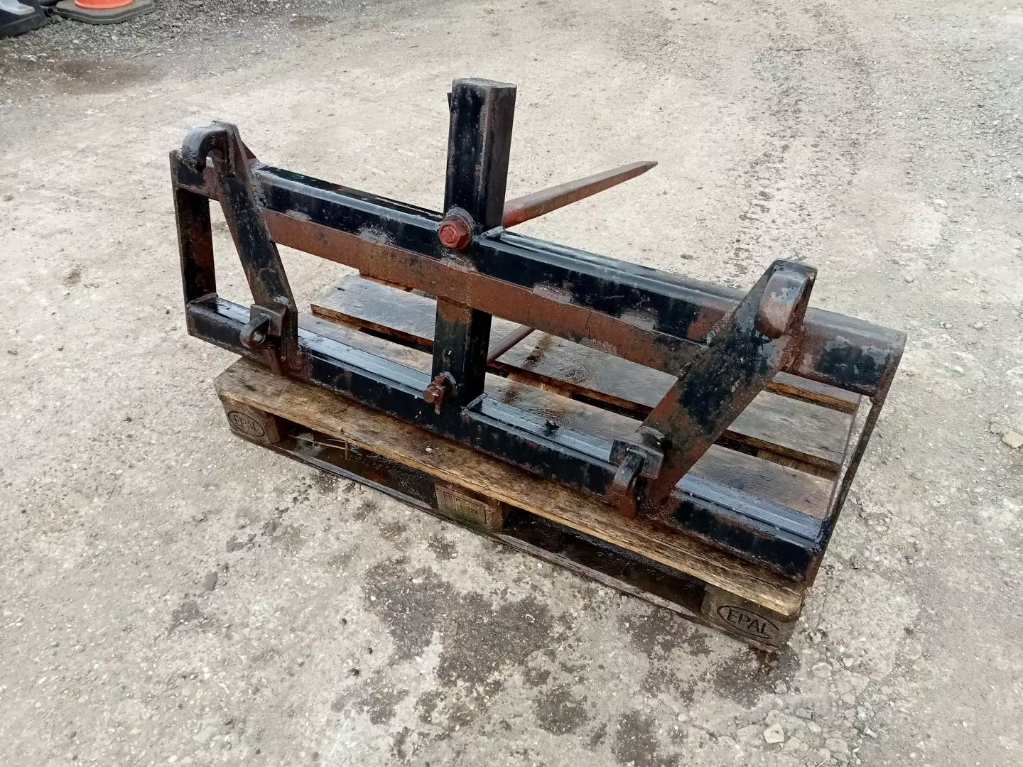 Albutt round bale spike