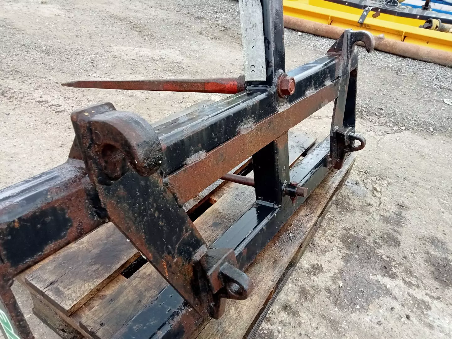 Albutt round bale spike