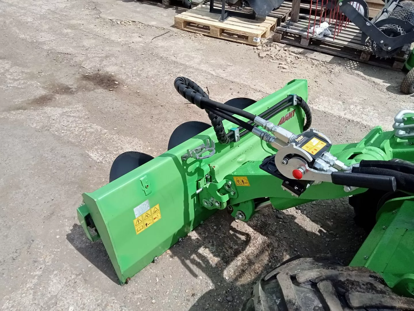 Used Avant feed mover screw