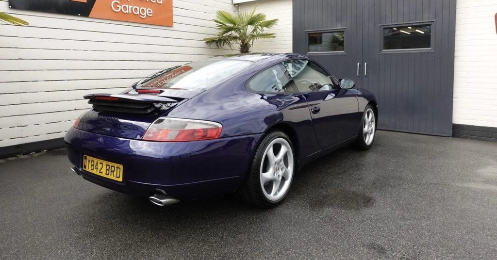 Porsche 911 Carrera 2 manual
