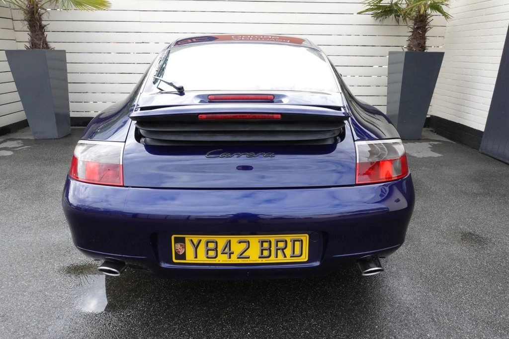 Porsche 911 Carrera 2 manual