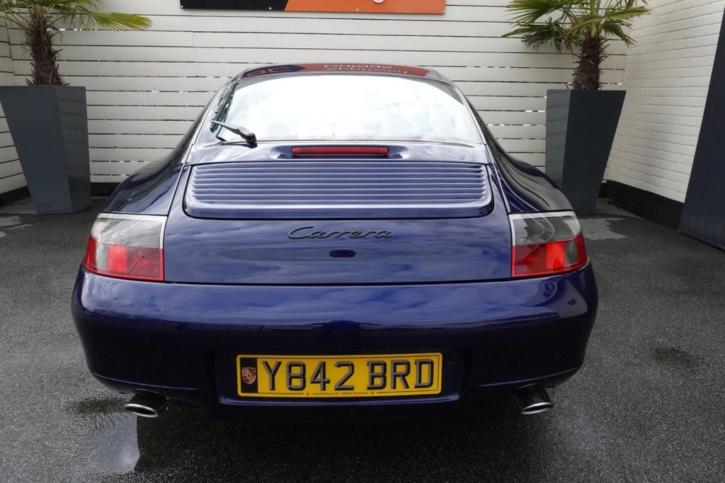Porsche 911 Carrera 2 manual