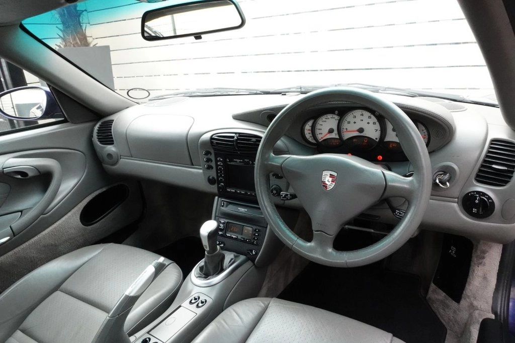 Porsche 911 Carrera 2 manual