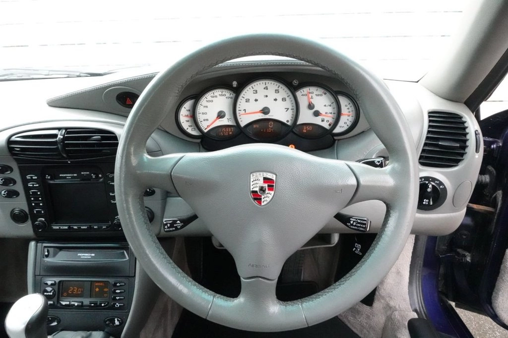 Porsche 911 Carrera 2 manual