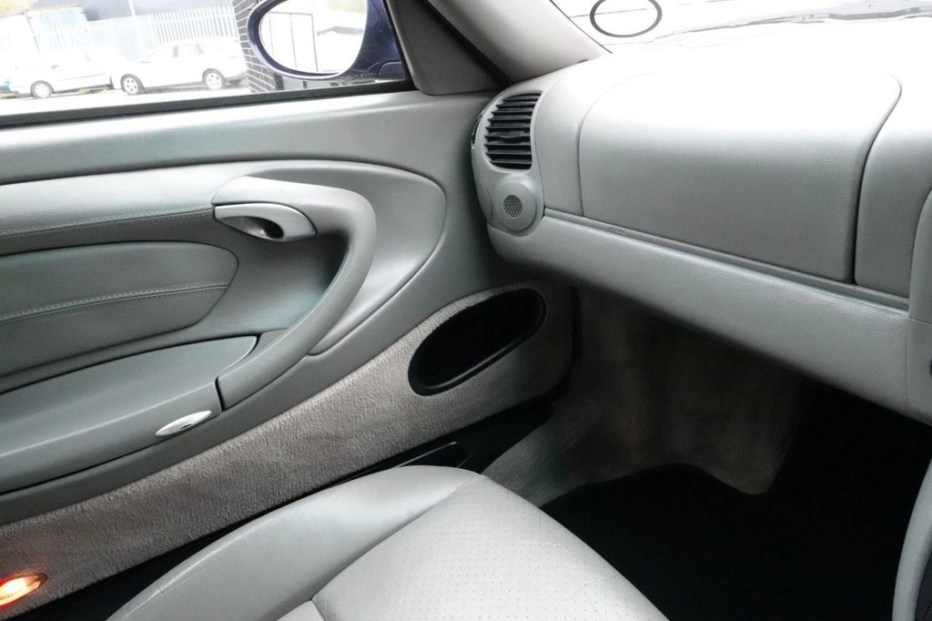 Porsche 911 Carrera 2 manual
