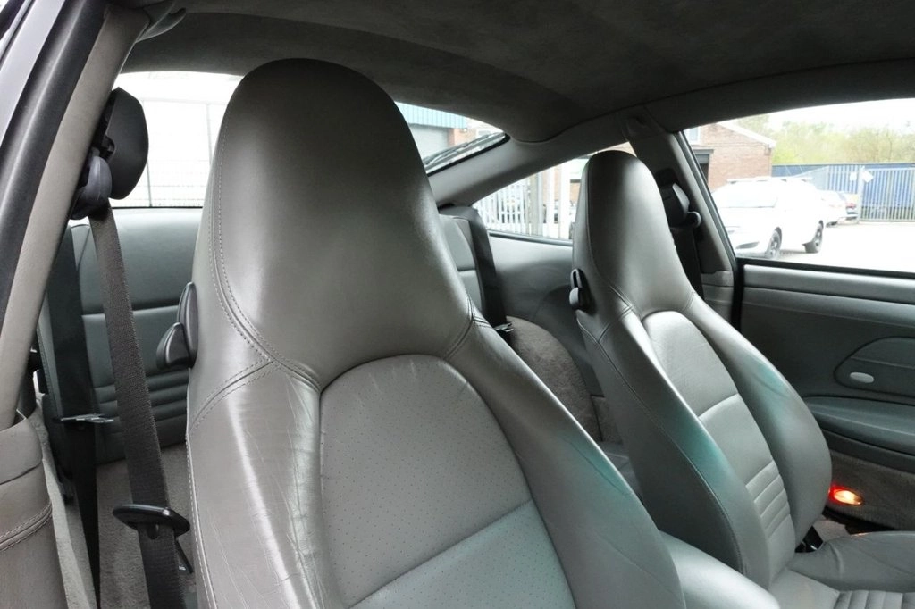 Porsche 911 Carrera 2 manual