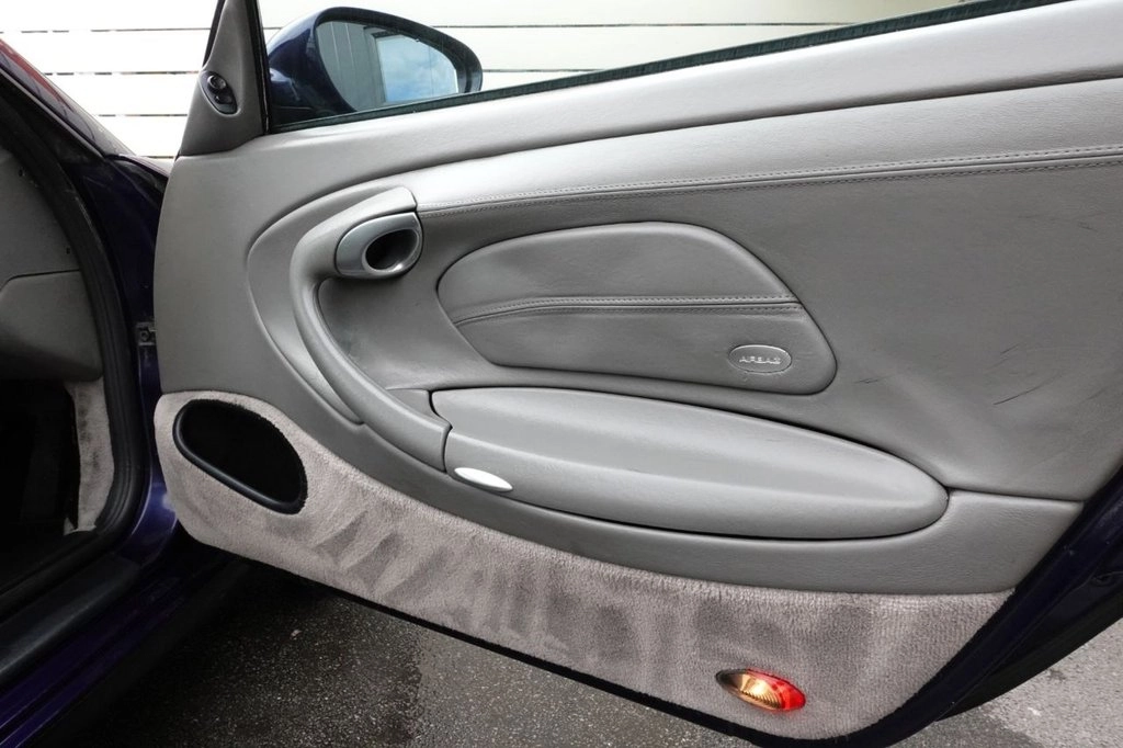 Porsche 911 Carrera 2 manual