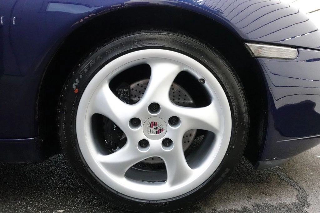 Porsche 911 Carrera 2 manual