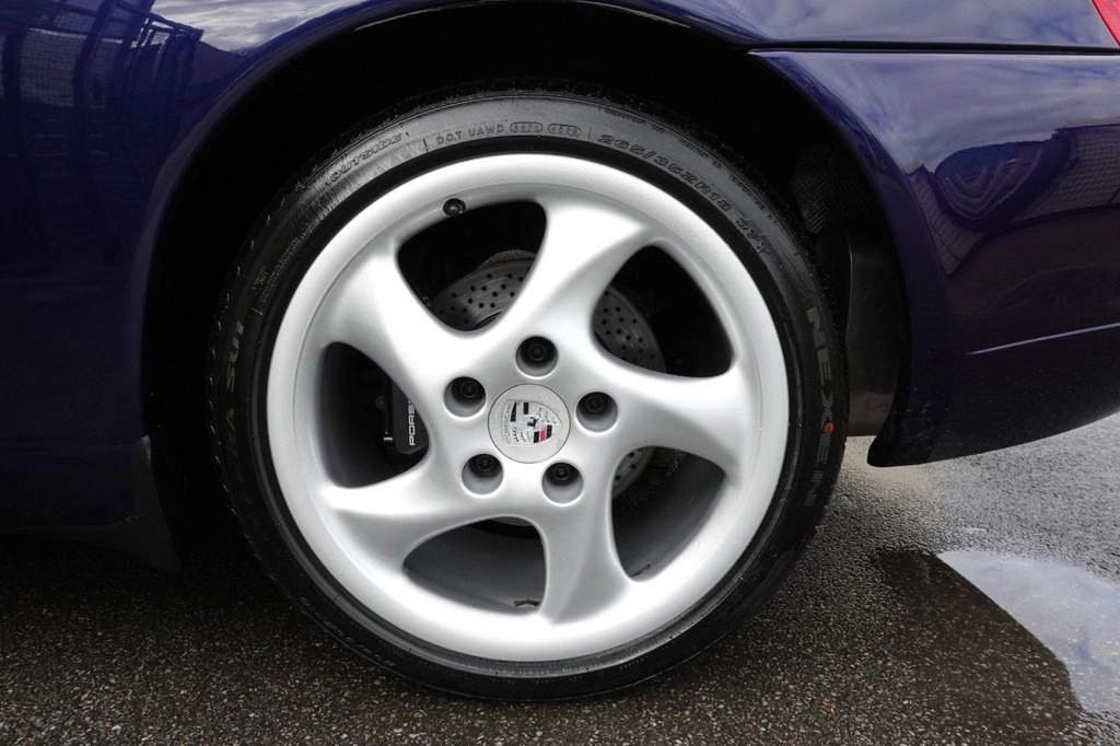 Porsche 911 Carrera 2 manual