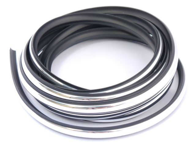 Windscreen Plastic Chrome Insert  GLS111AE