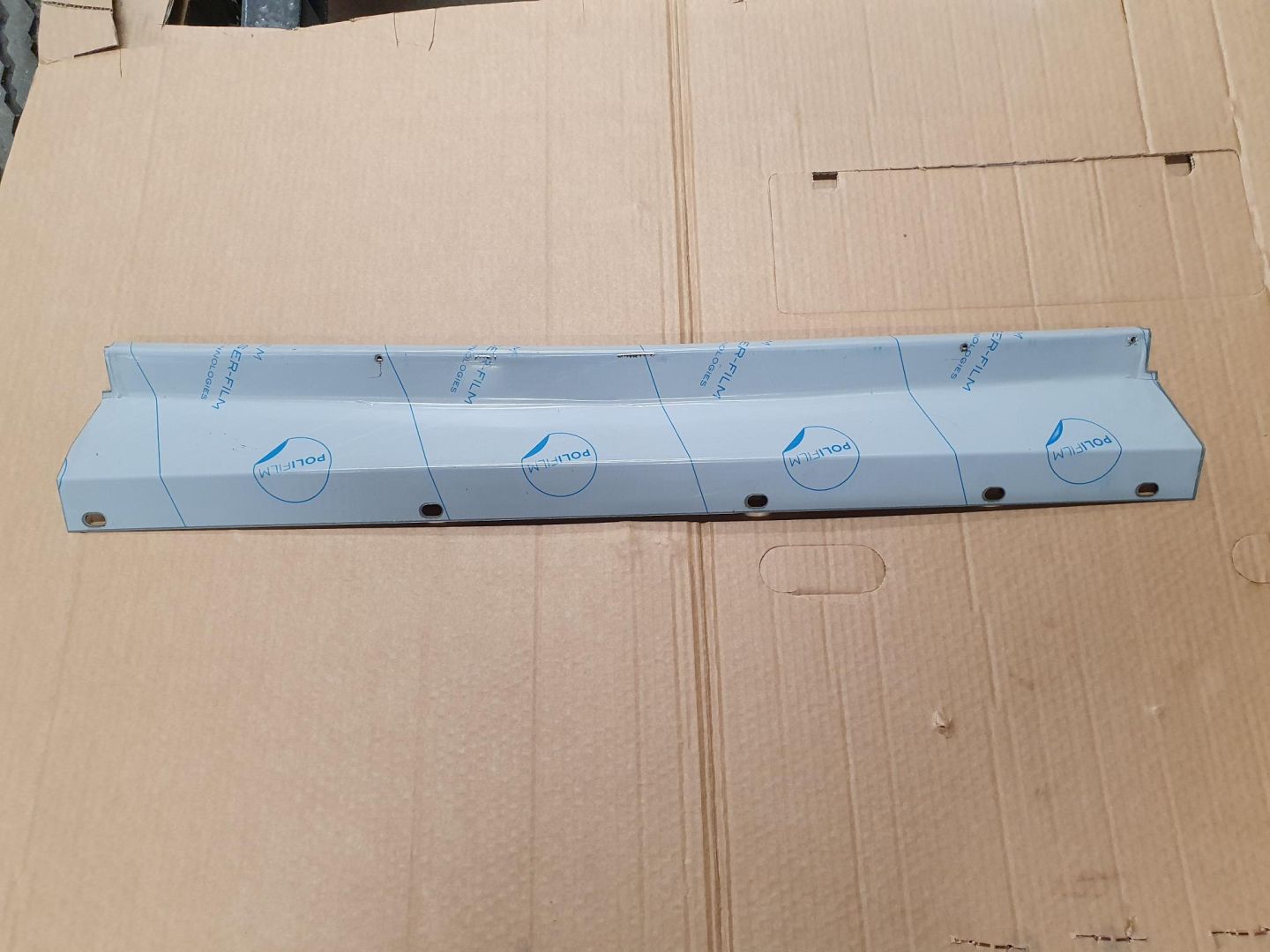 R/H STAINLESS STEEL KICK PLATE   2DR