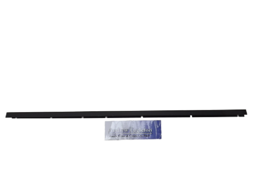 LH 4DR SILL FINISHER